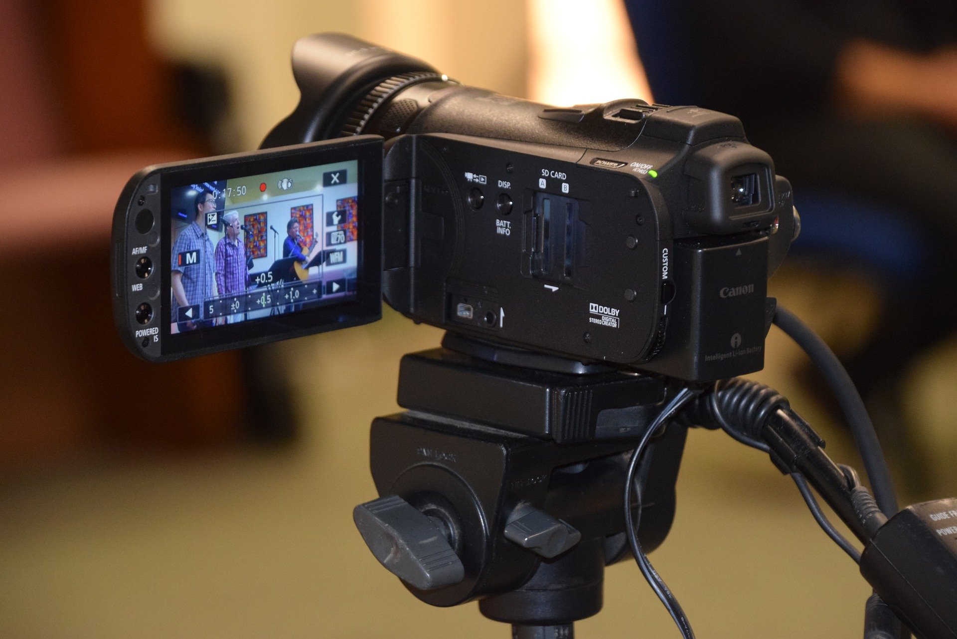 camera-equipment-g6f611710a_1920